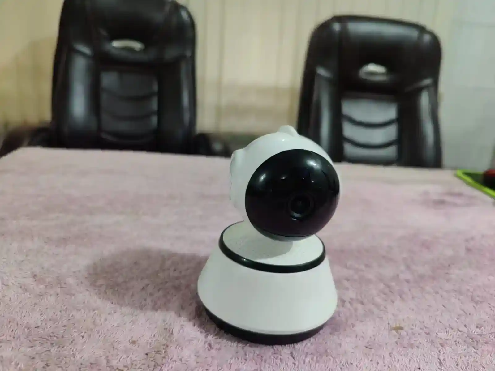 Smart bulp camera v380 apps.6 month warranty